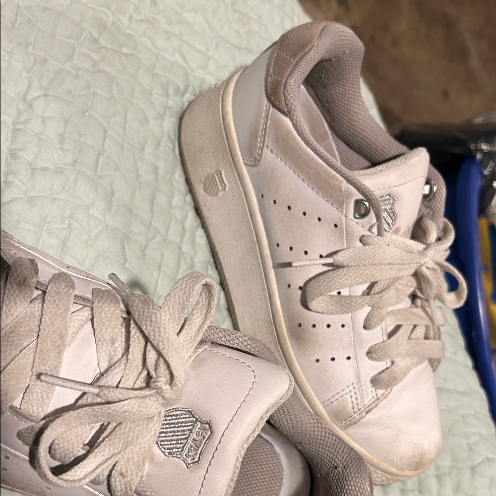 K-Swiss sz 5.5 sneakers